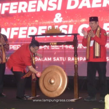 Ketua DPRD Provinsi Lampung Ahmad Giri Akbar menghadiri kegiatan Konferensi Daerah (Konferda) VI dan Konferensi Cabang (Konfercab) PDI Perjuangan se-Provinsi Lampung