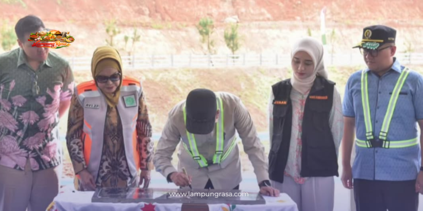 Ketua DPRD Provinsi Lampung, Ahmad Giri Akbar, menghadiri Peresmian Pembangunan Bangunan Penampung Air (Embung) Kemiling yang berlokasi di Kecamatan Kemiling, Kota Bandar Lampung