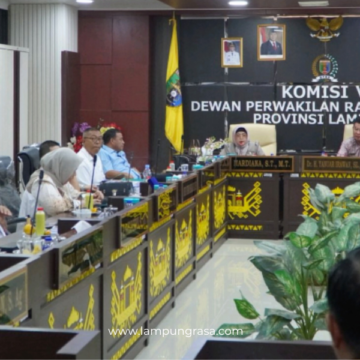 Komisi V Dewan Perwakilan Rakyat Daerah (DPRD) Provinsi Lampung memperkuat fungsi pengawasan terhadap pelaksanaan Penerimaan Peserta Didik Baru (PPDB)